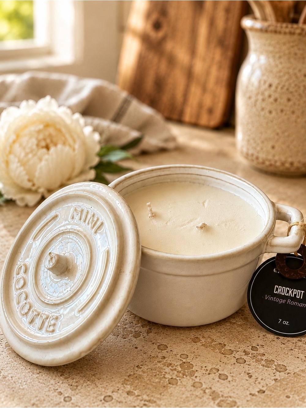 CDI Maison Mini Cocotte Crockpot Candle Vintage Romance 7 oz Ceramic Jar